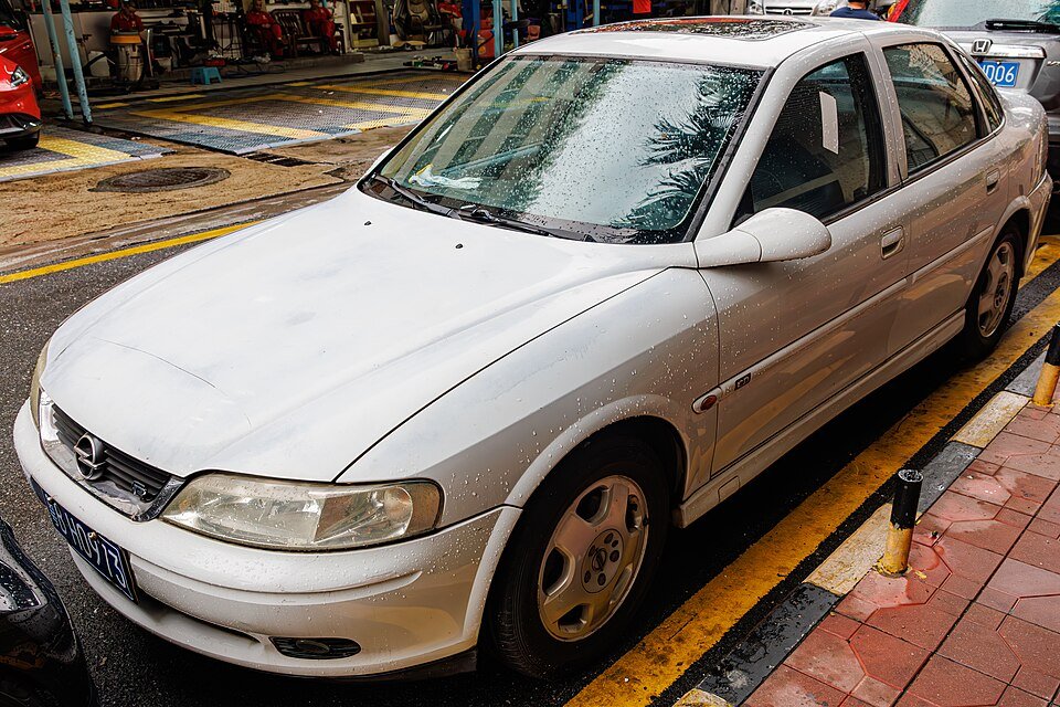 أوبل فيكترا