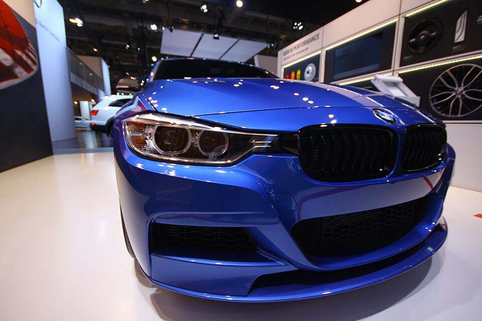بي إم دبليو 320i